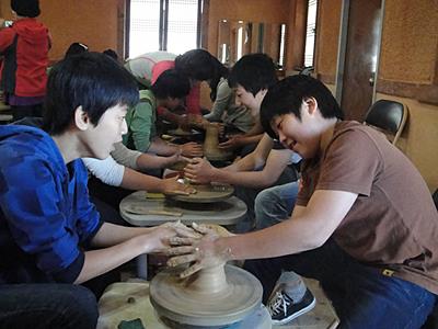 옥종중학교 북천분교장 도자기 만들기 체험 썸네일 이미지