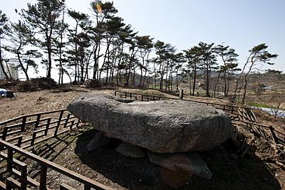 서산 둔당리 지석묘 썸네일 이미지